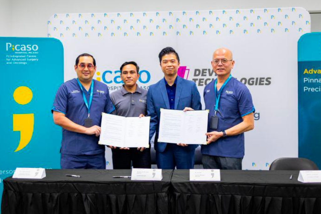 (From L to R) Dr Luqman Mazlan, Medical Director, Consultant General & Colorectal Surgeon, Hospital Picaso; Ahmad Lutfi Abdul Rahman, General Manager, Hospital Picaso; Mr Joe Yew, Country Manager of Malaysia, Device Technologies and Dato’ Dr Loh Chit Sin, Consultant Urologist, Hospital Picaso, formalised the MoU signing between Hospital Picaso and Device Technologies.