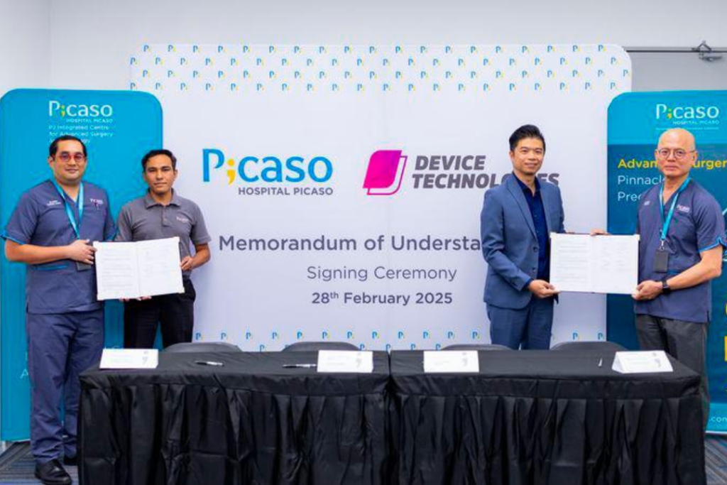 (From L to R) Dr Luqman Mazlan, Medical Director, Consultant General & Colorectal Surgeon, Hospital Picaso; Ahmad Lutfi Abdul Rahman, General Manager, Hospital Picaso; Mr Joe Yew, Country Manager of Malaysia, Device Technologies and Dato’ Dr Loh Chit Sin, Consultant Urologist, Hospital Picaso, formalised the MoU signing between Hospital Picaso and Device Technologies.